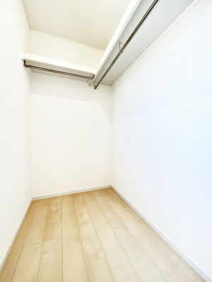 ̑@`Walk-in Closet`@KvȂ̂R[fBl[gꗗĊmFłAgxx⏀ZԂōςރEH[NCN[[bgݒu܂BƂ̒Ƃ֗Ȏ[Xy[XłB