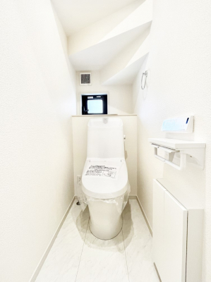 gC@`Toilet`@YEXbLEKȃEHVbgtgCł낰ԂłBgC͖g킴𓾂Ȃ́BۂłˁBgC2̂Œ̍Gɕ֗łI