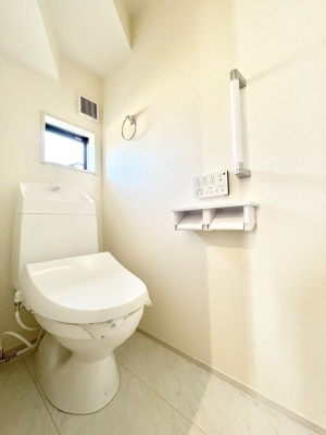 gC@P`Toilet`@YEXbLEKȃEHVbgtgCł낰ԂłBgC͖g킴𓾂Ȃ́BۂłˁBgC2̂Œ̍Gɕ֗łI