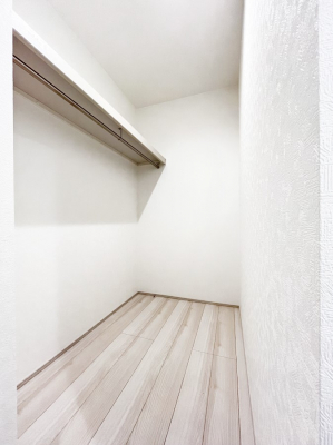 ̑@`Walk-in Closet`@KvȂ̂R[fBl[gꗗĊmFłAgxx⏀ZԂōςރEH[NCN[[bgݒu܂BƂ̒Ƃ֗Ȏ[Xy[XłB