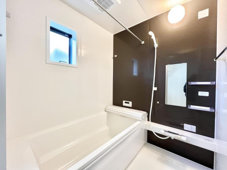 @`Bath Room`@͋C̗ŖɌătbVB@\tĂ̂ŗׂ̐@uŐ􂢏オ󕨂AJ̓VCCɂ邱Ƃ\łB