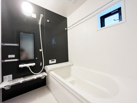 @Q`Bath Room`@t̃oX[Bz˂ޖ邢́A̓CǂgłB܂A@Ă܂BCǍDłB  