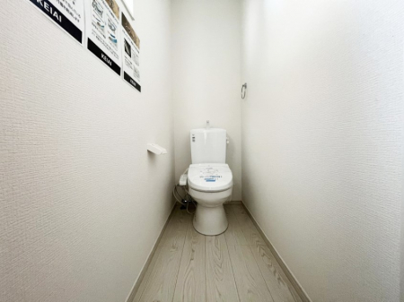 gC@Q`Toilet`@YEXbLEKȃEHVbgtgCł낰ԂłBgC͖g킴𓾂Ȃ́BۂłˁBgC2̂Œ̍Gɕ֗łI